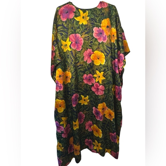 Winlar Floral Kaftan Dress with Pink and Yellow Flowers - Picture 2 of 5